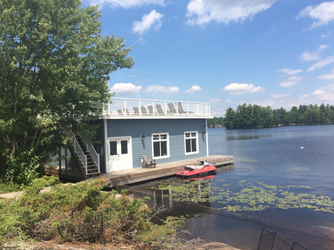 Vinyl siding by Muskoka Exteriors